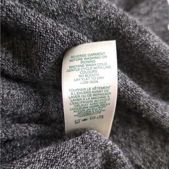 🎅🏻 3/$50 👯‍♀️Host Pick⚡️Roots Grey Sweater - Picture 6 of 7